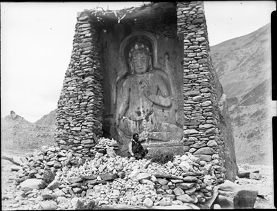 Buddha figure at Dza